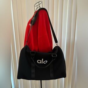 Alo yoga travel duffle bag - used